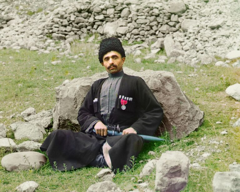 Dagestani Sunni Muslim, 1904 man_wearing_traditional_dress_and_headgear