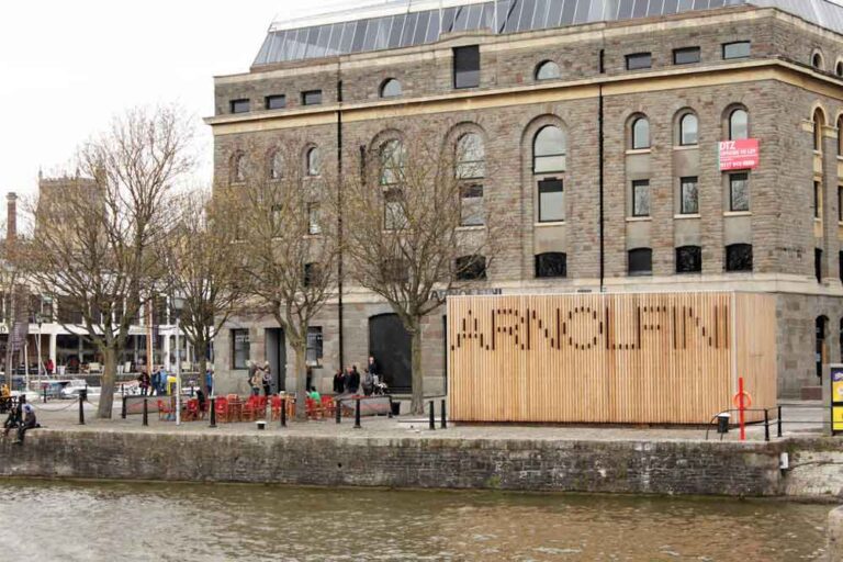 Arnolfini-Galleries,-Bristol